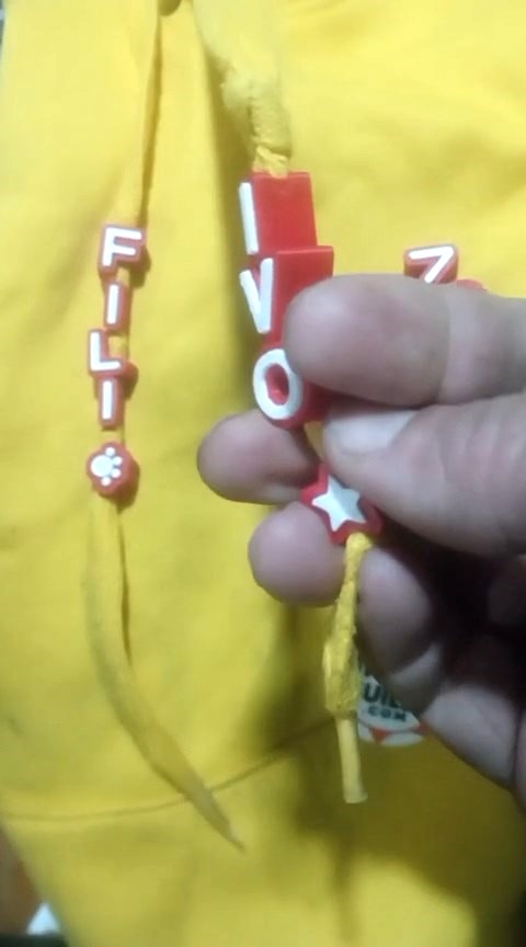 6 Botones con letras y dibujos para sudaderas